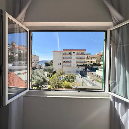 La Mola * فاراتسي